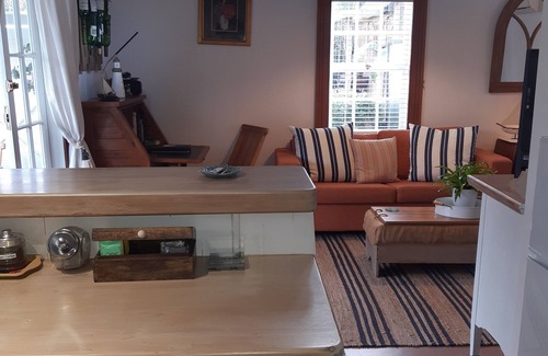 Onehunga House | Harbour View Cottage B&B