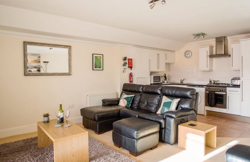 Weymouth Cottage | Harbourside Penthouse