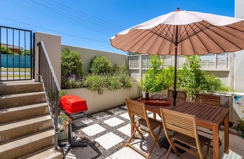 Taupo Cottage | Harbourview Apartment - Taupo Holiday Apartment