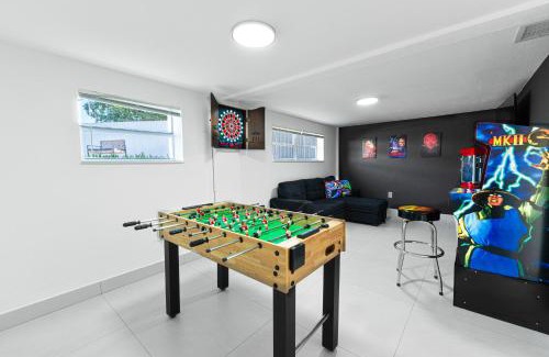 Miami Gardens Villa | Hard Rock Villa Pool, Game Room & Beach Fun