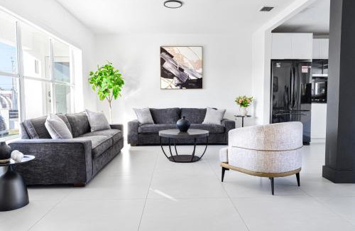 Miami Gardens Villa | Hard Rock Villa Pool, Game Room & Beach Fun