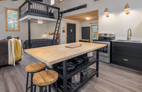 Sulphur Apartment | Hard to find Cabin - perfect at the top of the range, close to Arbuckle Lake