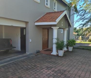 Port Edward Apartment | Hardman Beach House