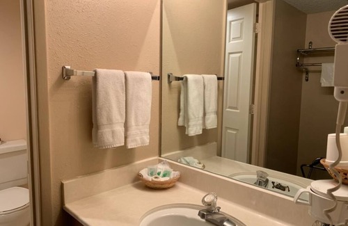 Carson City Hotel | Hardman House Inn & Suites