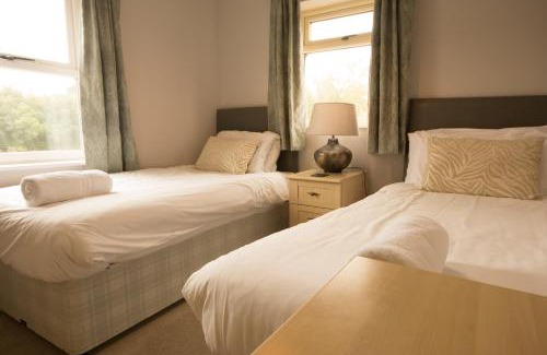 Holestone Moor House | Hardwick Cottage- Darwin Lake Holiday Village