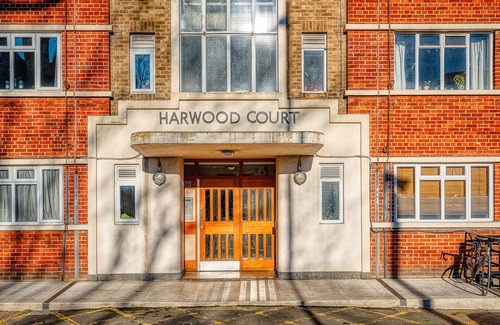 West Putney Apartment | Hardwood Home - One Bedroom Apartment, Sleeps 2