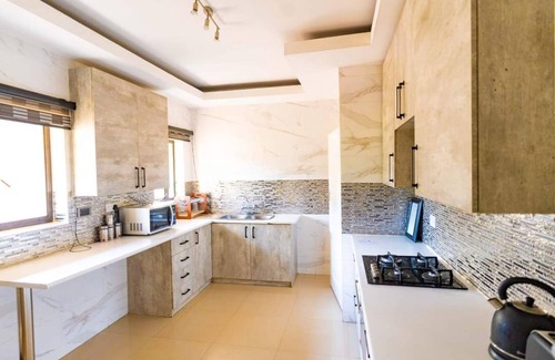 Bulawayo Bed & Breakfast | Hardy house is an award winning guest house located 5 minutes away from the CBD