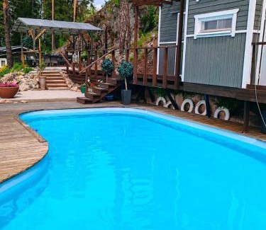 Tuusula Ski Chalet | Harjula-kesämaja, sauna ja ulkoallas Tuusulassa