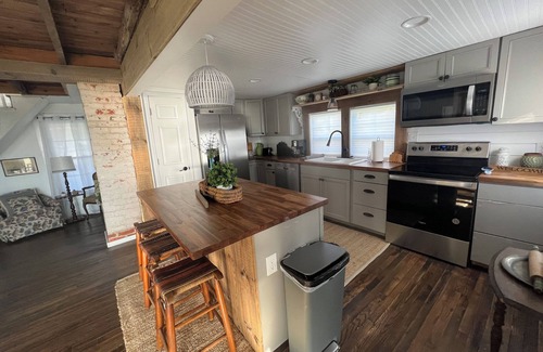 Harkers Island House | Harkers Island Historic Waterfront CottagenEstablished 1912 Gracie’s Landing