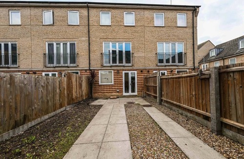 Ipswich House | Harland Haven: Spacious 4BR House in Ipswich