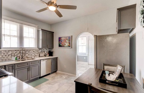 Fairgrounds Apartment | Harleaux Chateau by Jazz Fest and City Park.