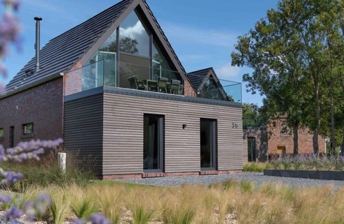 Neufunnixsiel House | Harlepadd 3c Modern retreat