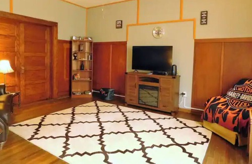 Rushville Apartment | Harley Davidson Roadhouse near Breweries, FLX