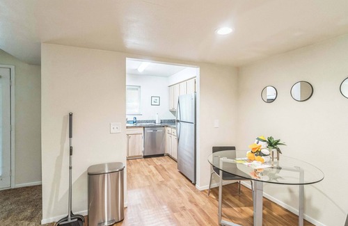 Harlow Apartment | Harlow Flat Near the Oregon Ducks