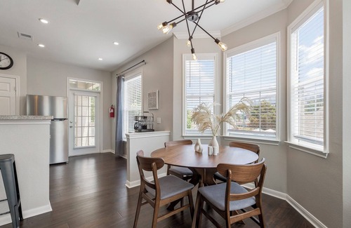 Rogers Condo | Harmon Haven Bike-Friendly Contemporary Condo w/Garage on The Greenway!