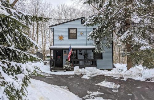 Lake Harmony Estates House | Harmony Cottage by AvantStay Lake Access Hot Tub Fire Pit Game Room