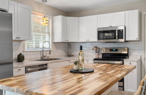 North Charleston House | Harmony Hideaway in N. Charleston