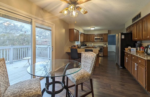 Muncie House | Harmony Hideaway Over 4000 sqft, 5 mins to BSU & IU, Games Rooms and Summer Pool