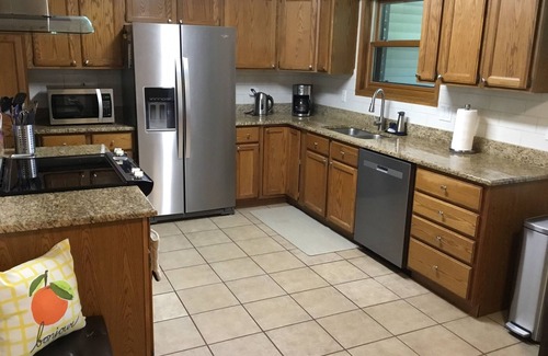 Baraboo House | Harmony House, spacious 5-bedrooms in downtown Baraboo near Devil's Lake Park