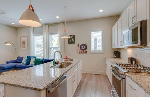 Talbot's Corner House | Harmony of Nashville – Dual Townhomes – 14 Beds