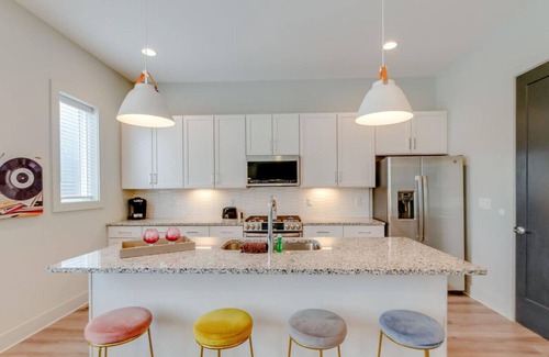 Talbot's Corner House | Harmony of Nashville – Dual Townhomes – 14 Beds