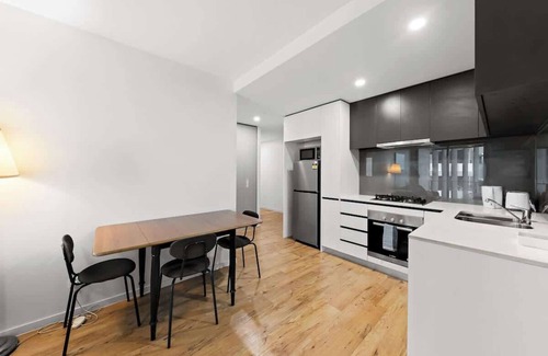 South Brisbane Apartment | Harmony Residences - Central SouthBrisbane 2BR Apt