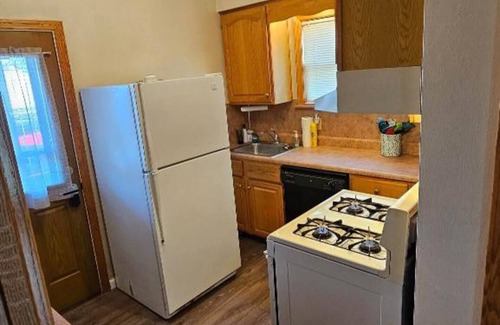 Johnstown House | Harold Hidden Haven - Close to area Hospitals