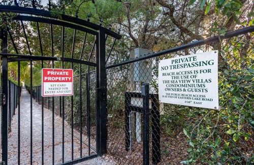 SeaNest Village House | Harp's Hideaway