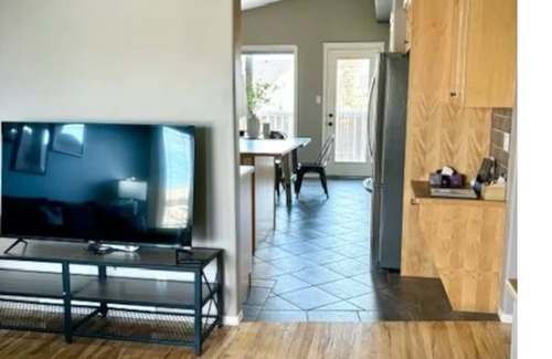 Lethbridge House | Harper House-Home away from home in Lethbridge