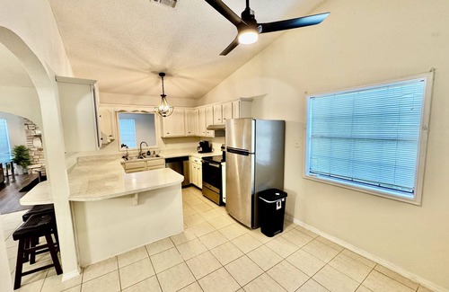 Live Oak House | Harper Valley Hideaway Peaceful & Central