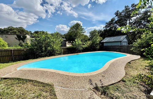Live Oak House | Harper Valley Hideaway Peaceful & Central