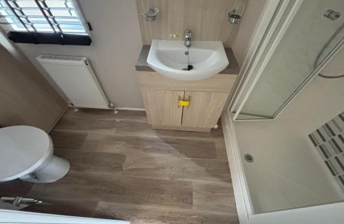 Llanllwchaiarn Apartment | Harries Superior Lodge Ocean