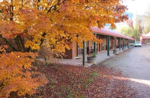 Harrietville RV Rental | Harrietville Snowline Hotel