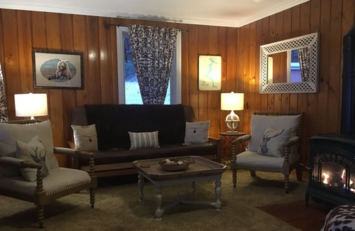 Harrison House | Harrison lake house walking distance to town, pets okay