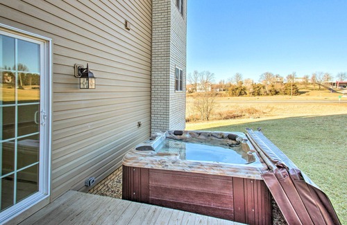 Harrisonburg House | Harrisonburg Retreat w/Hot Tub ~ 2 Mi to JMU