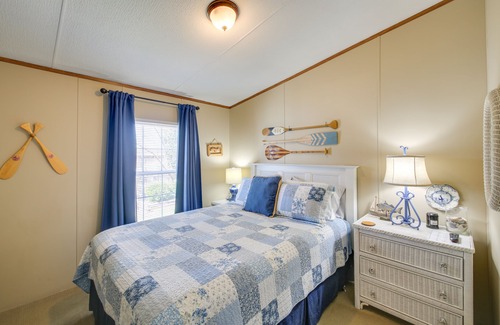 Ferndale House | Harrod's Hideaway w/Deck, Dock on Lake Norrell