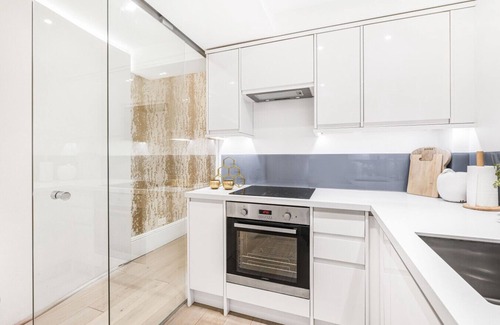 Brompton & Hans Town Apartment | Harrods Next Door | 3-bed Knightsbridge Residence