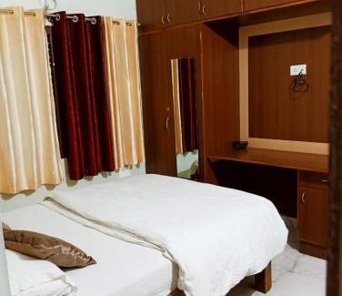 Huliyarahalli Hotel | Harshadhare Hill View Homestay