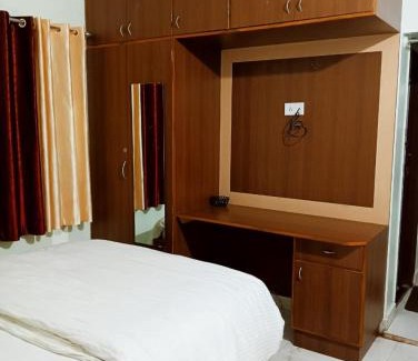 Huliyarahalli Hotel | Harshadhare Hill View Homestay