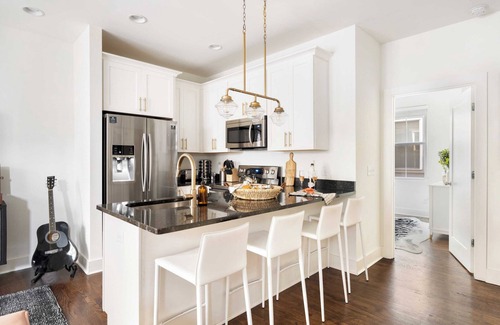 Chestnut Hill Cottage | Hart Suite 13 by Avantstay Gorgeous Town House w/Modern Amenities in Nashville!