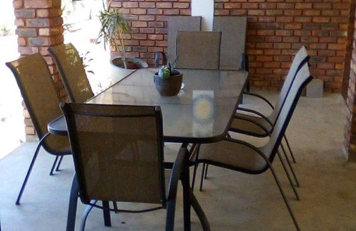 Schoemansville Apartment | Hartbeespoort Dam Getaway Apartment