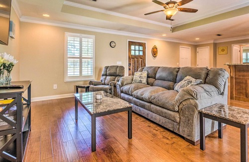 Hartford House | Hartford Home w/ Updated Interior & Backyard!