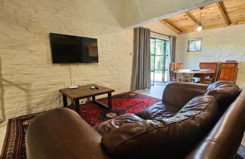 Oudtshoorn Apartment | Hartland Garden Loft