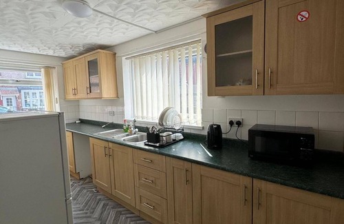 Hartlepool House | Hartlepool - 2 Bedroom - Near Seaside - Sleeps 5
