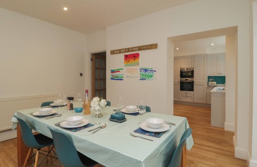 Plymouth Cottage | HARTLEY LODGE, family friendly, with open fire in Plymouth