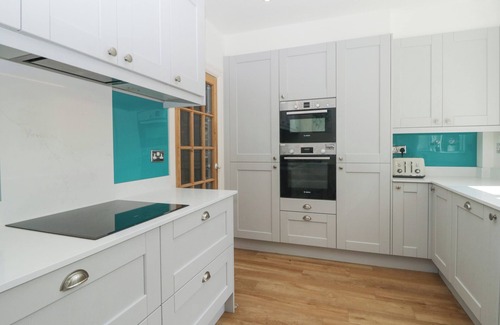 Plymouth Cottage | HARTLEY LODGE, family friendly, with open fire in Plymouth