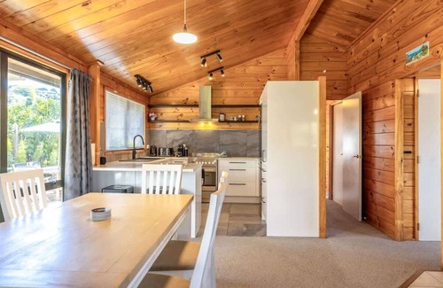 Onetangi House | Hartlock in Onetangi - Our Island