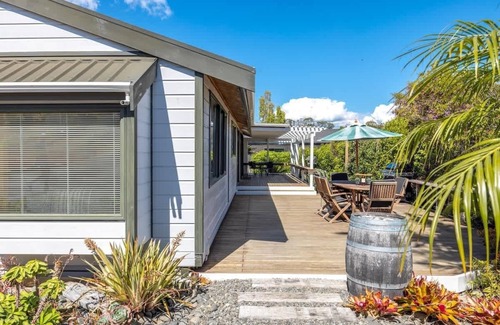 Onetangi House | Hartlock in Onetangi - Our Island