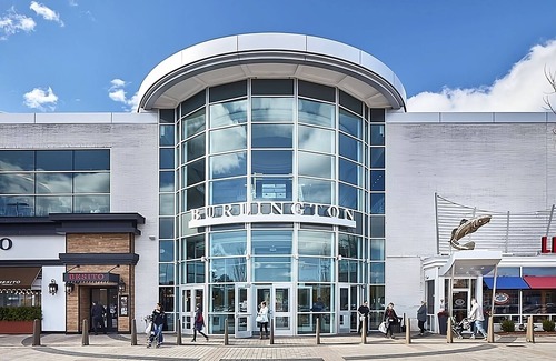 Burlington House | Harvard Museums Nearby, Comfy Stay w/Pets in Great Location with Self Parking
