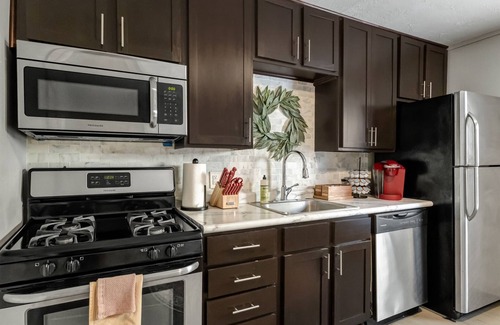 College Station Apartment | Harvest: King Bed+Bunk Beds, Walk to A&M Campus